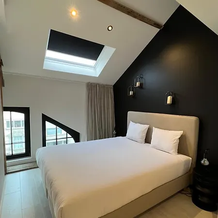 Penthouse With Airconditioning And Big Terrace, Close To Sint-pieters Station And Centre