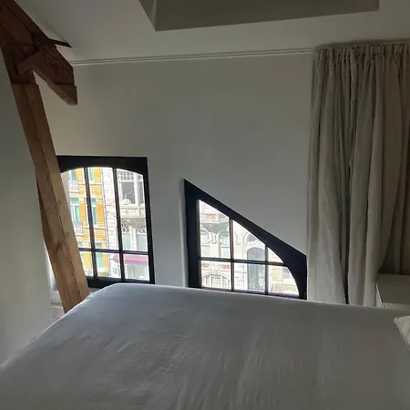 Penthouse With Airconditioning And Big Terrace, Close To Sint-pieters Station And Centre