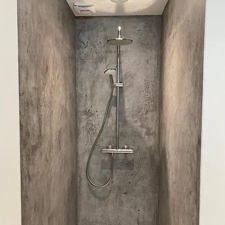 Penthouse With Airconditioning And Big Terrace, Close To Sint-pieters Station And Centre Апартаменти *