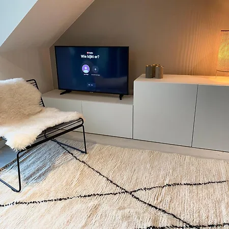 Penthouse With Airconditioning And Big Terrace, Close To Sint-pieters Station And Centre 公寓 *