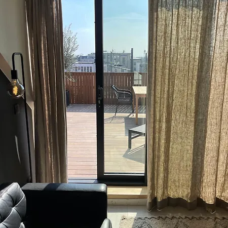 公寓 Penthouse With Airconditioning And Big Terrace, Close To Sint-pieters Station And Centre *