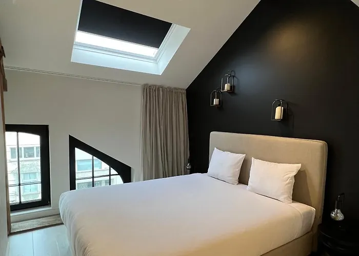 Penthouse With Airconditioning And Big Terrace, Close To Sint-pieters Station And Centre