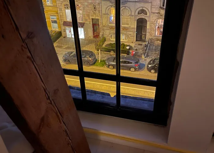 Penthouse With Airconditioning And Big Terrace, Close To Sint-pieters Station And Centre