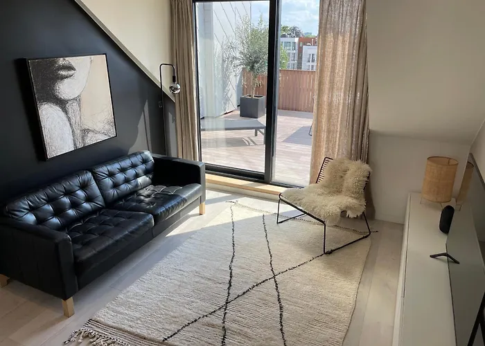 Penthouse With Airconditioning And Big Terrace, Close To Sint-pieters Station And Centre Apartment Ghent