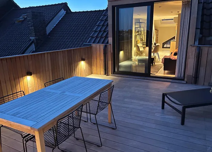 Penthouse With Airconditioning And Big Terrace, Close To Sint-pieters Station And Centre Apartment